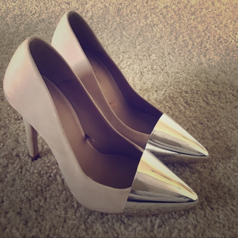 SOLD- Zara nude heels in excellent condition